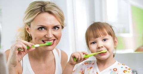 小孩刷牙几岁开始