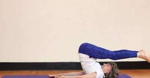 练瑜伽能把乳房练小吗