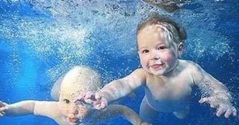 新生儿游泳的好处