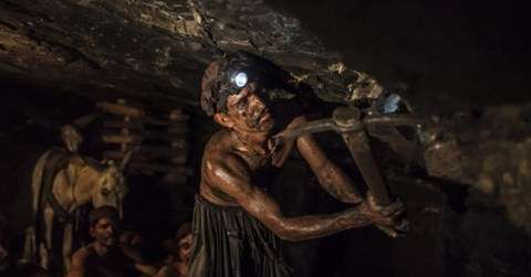 煤矿工人容易得肺尘病吗