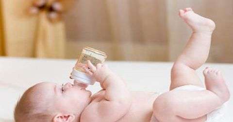 婴儿更换奶粉的方法